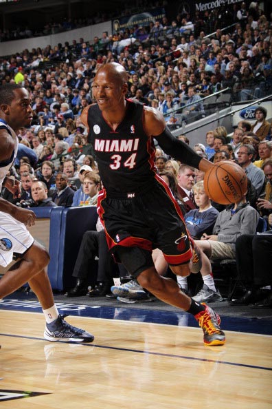 频频为球队 频频为球队